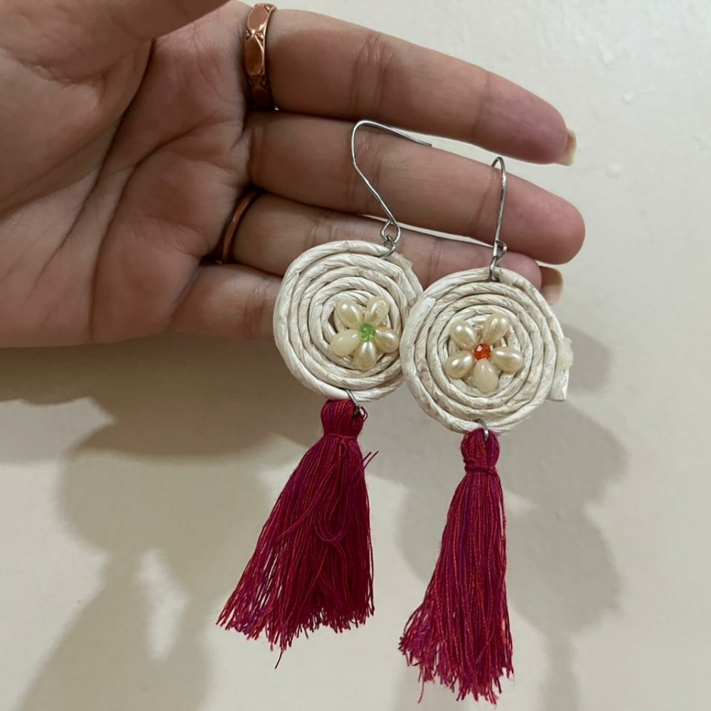 Tassel earrings - Picture 2 of 3